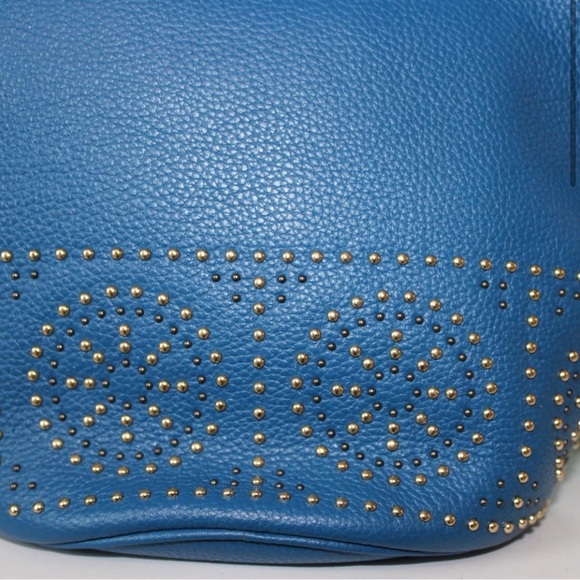 ⭐️💙COACH “RARE” GORGEOUS BLUE STUDDED SHOULDER BAG  PRISTINE INSIDE AND OUT! - Picture 2 of 12